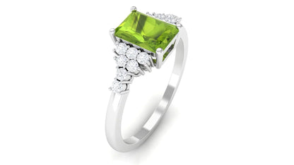 3 Ct Emerald Peridot Gemstone Prong Setting Engagement Ring In Yellow Gold