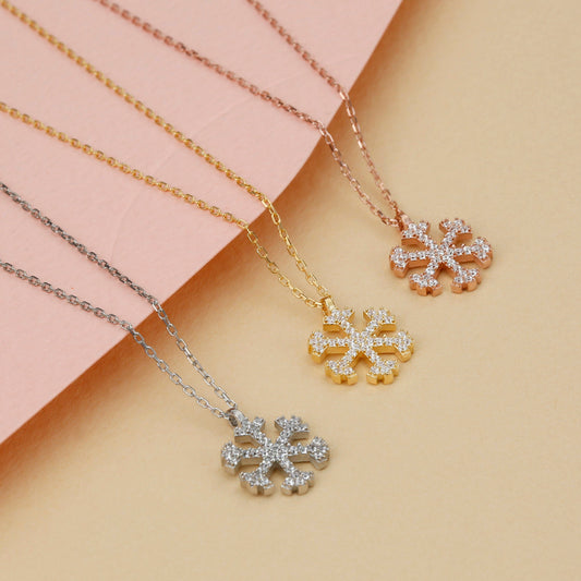 Round Cut Diamond Snowflake Pendant Necklace for Christmas Gift