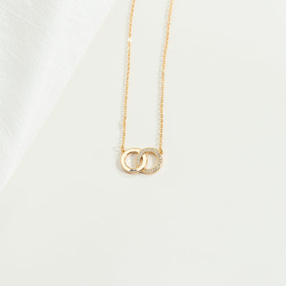 Round Cut Diamond Interlocking Circle Necklace for Her