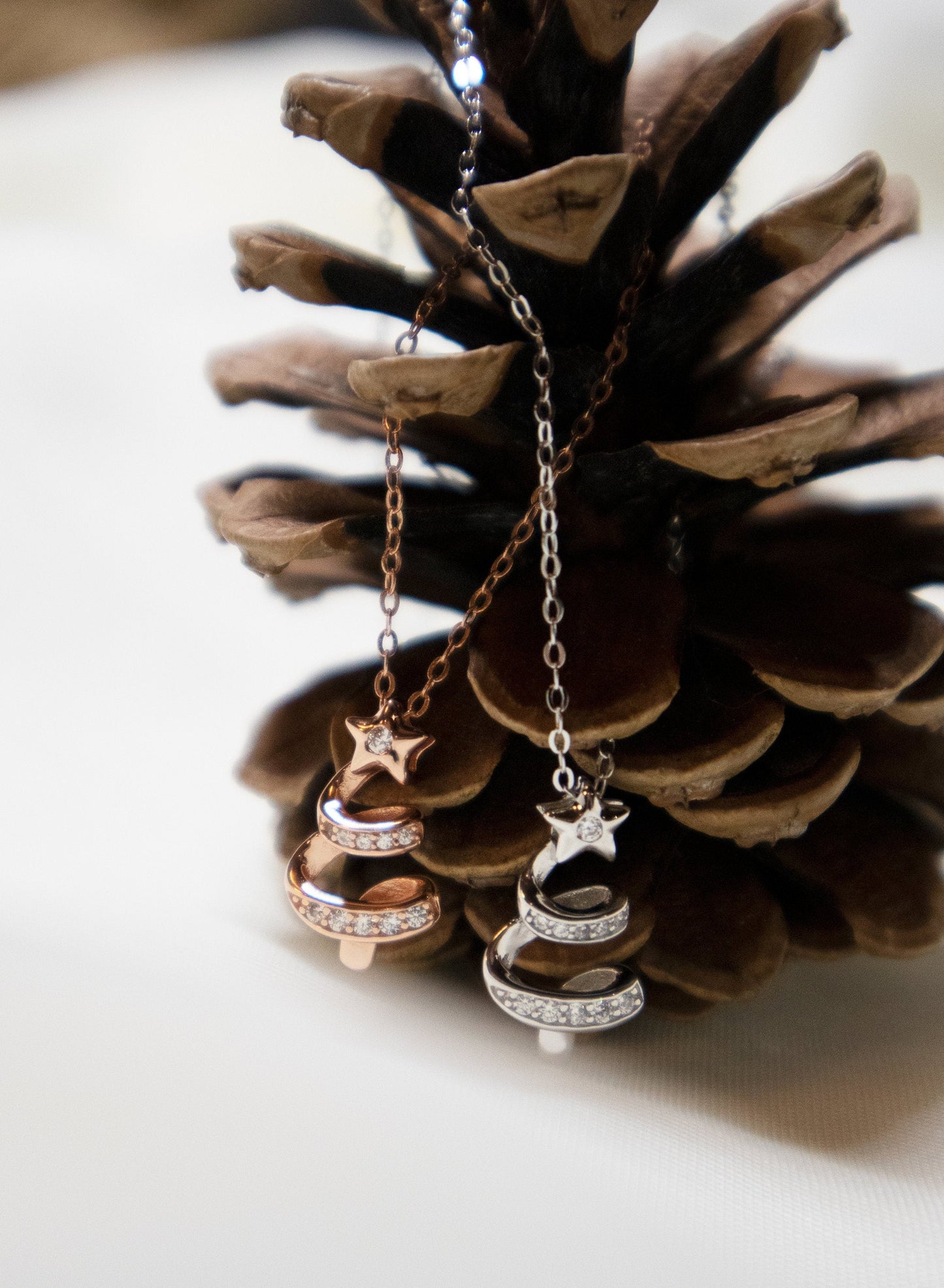 Round Cut Diamond Christmas Tree Necklace for Jewelry Gift